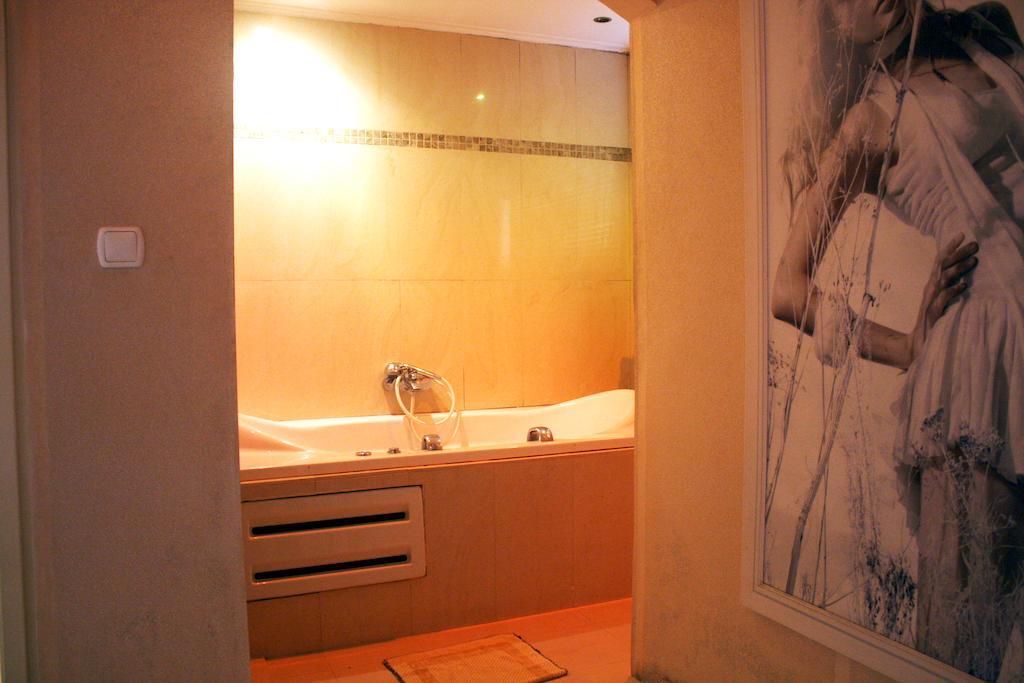 The Crystal Blue Hotel アテネ エクステリア 写真