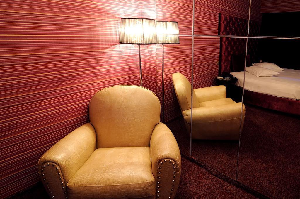 The Crystal Blue Hotel アテネ エクステリア 写真