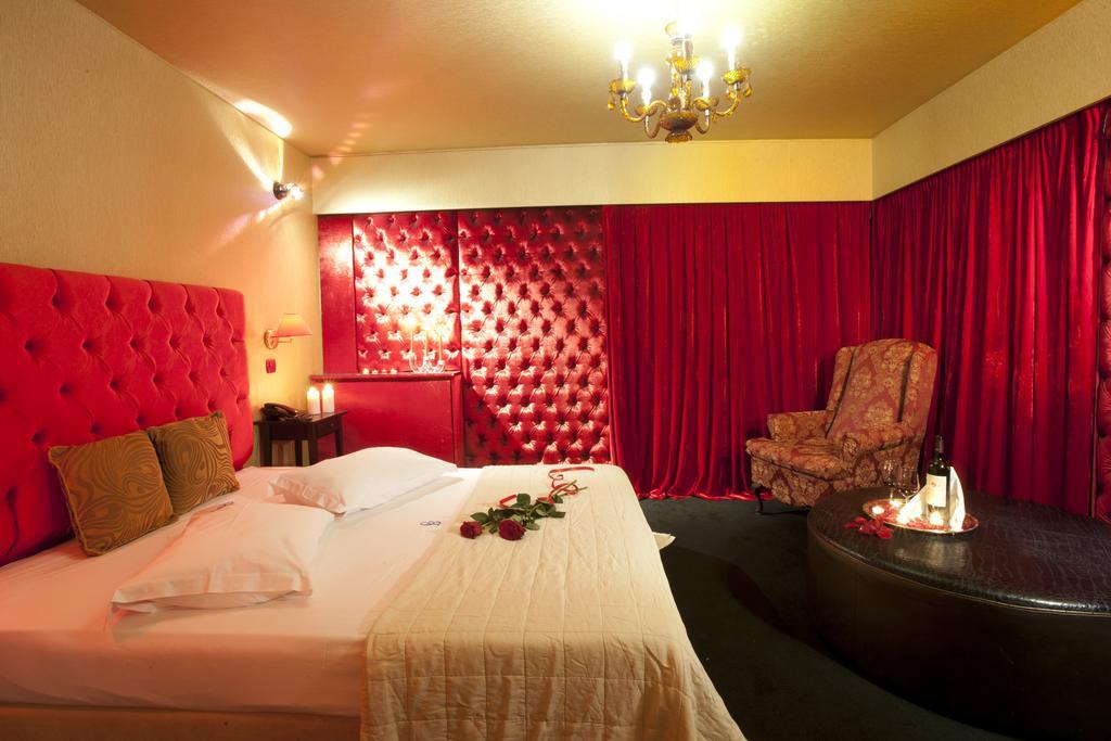 The Crystal Blue Hotel アテネ エクステリア 写真